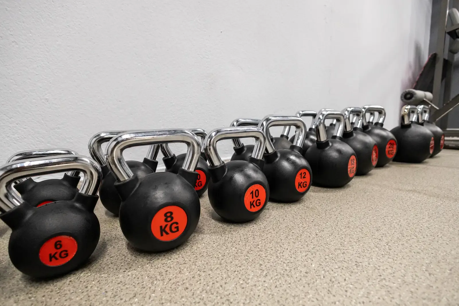 Ο κεντρικός χώρος του γυμναστηρίου SK GYM ΜΟΝΟΜΑΧΟΙ